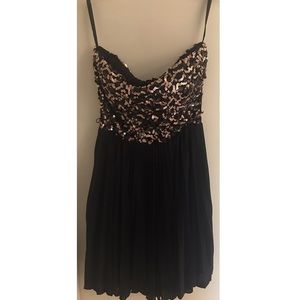 Black & Gold Sequin Prom/Party Dress